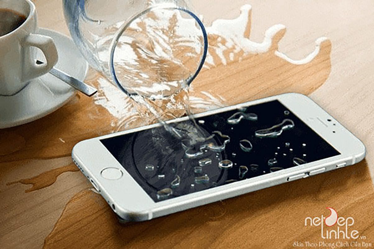 điện thoại dính nước