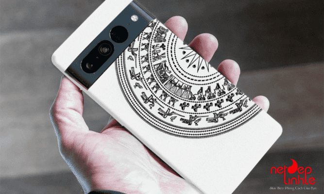 Dán Skin Điện Thoại Google Pixel 7 Pro Nửa Trống Đồng Trắng Film 3M
