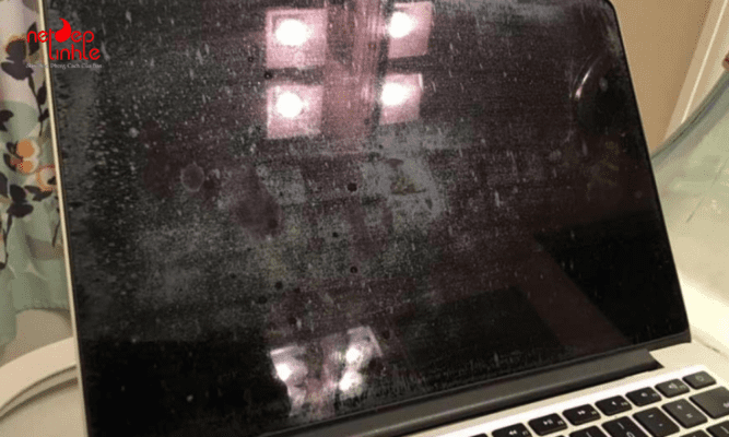 Dán màn hình MacBook có thể bảo vệ màn hình khỏi trầy xước và bụi bẩn