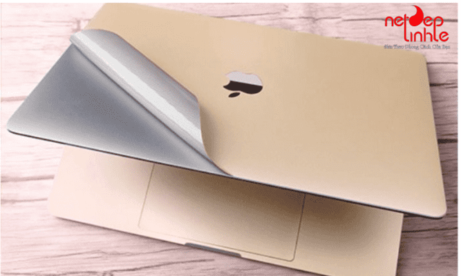 Quy trình tự dán skin Macbook tại nhà đơn giản