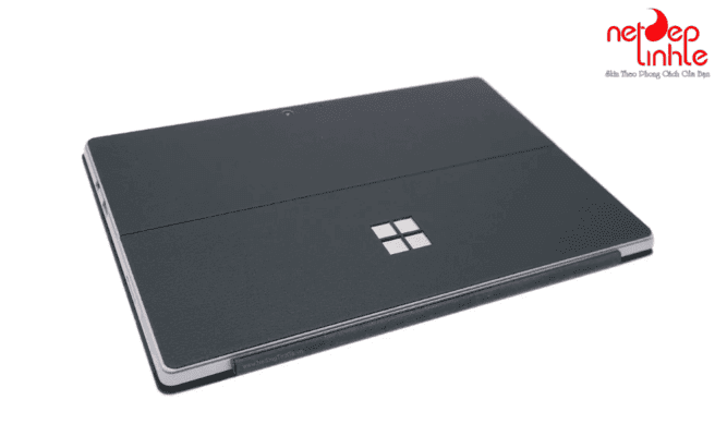 Dán skin Surface giúp bảo vệ bề mặt khỏi trầy xước và va đập