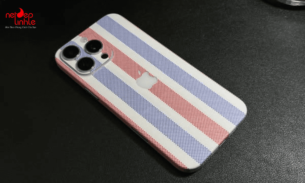 Hoàn thiện dán skin iPhone 16 ngay tại nhà với 5 bước đơn giản 