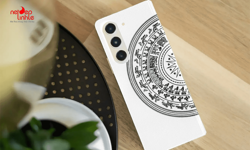 3 kiểu dán skin điện thoại Samsung Z Fold 5 được yêu thích nhất