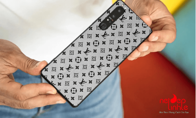 Hướng dẫn chi tiết cách dán skin điện thoại Xperia XZ tại nhà